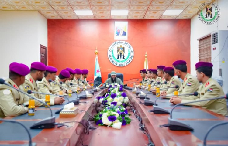 العميد الوالي يلتقي ضباط الحزام الأمني خريجي كلية زايد من الدفعة الثالثة