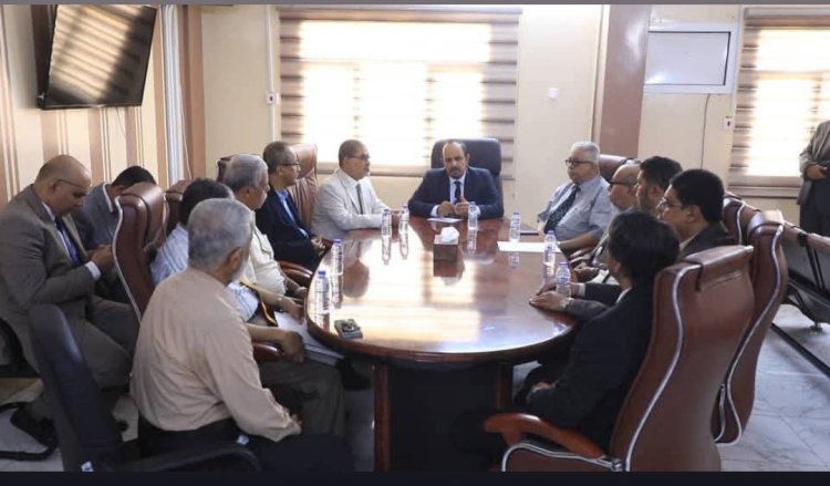 محافظ حضرموت يناقش الأوضاع العامة لجامعة حضرموت والطموحات المستقبلية