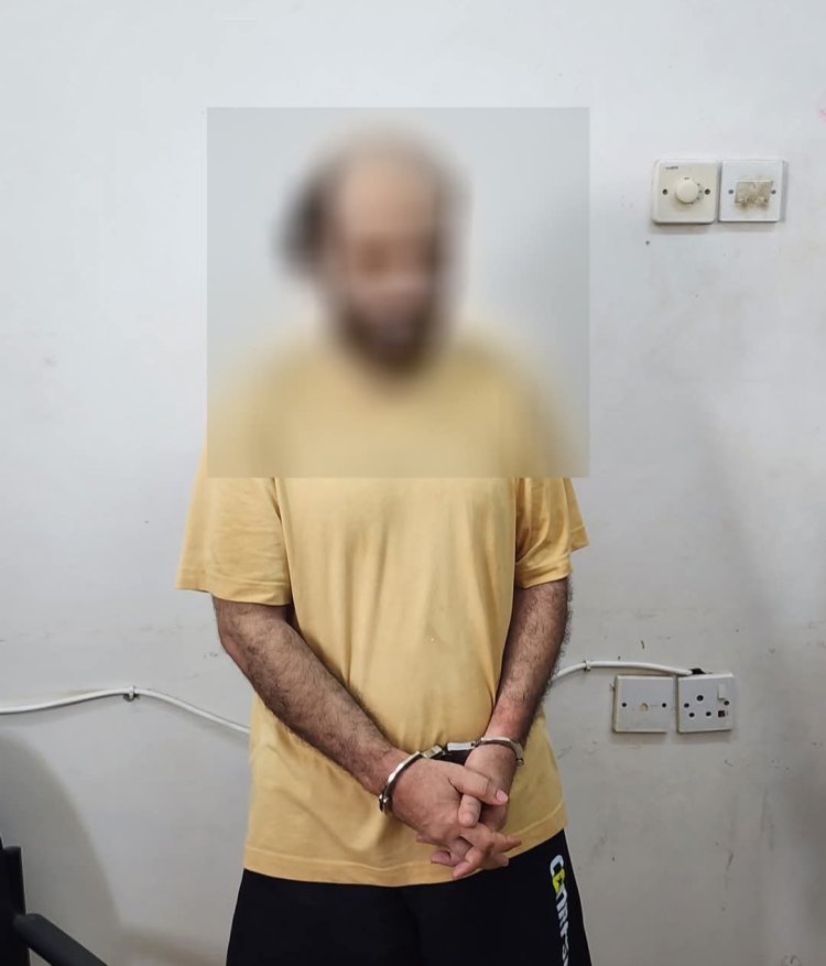 شرطة العاصمة عدن تستعيد مسروقات ثمينة من فندق في خور مكسر وتطيح بالمتهم.