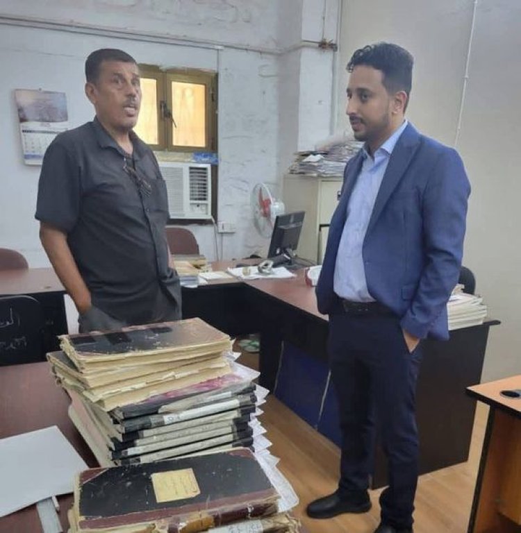 رئيس هيئة الأراضي يتفقد فرع عدن ويوجه بحماية المخططات العمرانية