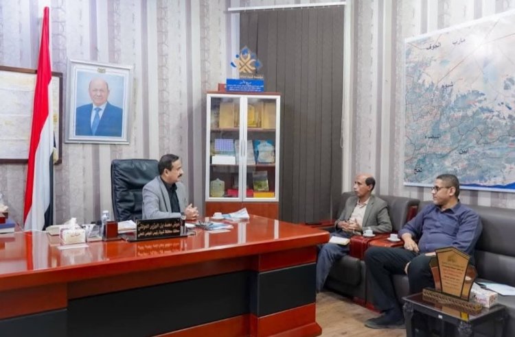 محافظ شبوة يؤكد بأن التعليم أساس بناء الأجيال مجددآ تاكيدة على متابعة حقوق المعلمين