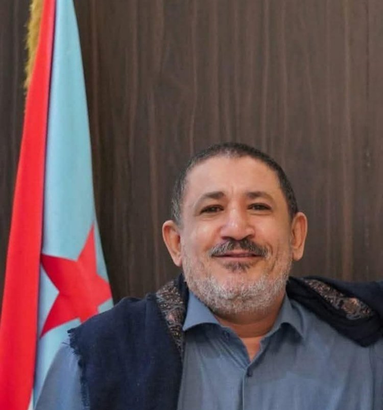 الكثيري يُعزّي في وفاة المناضل والقيادي البارز أديب العيسي