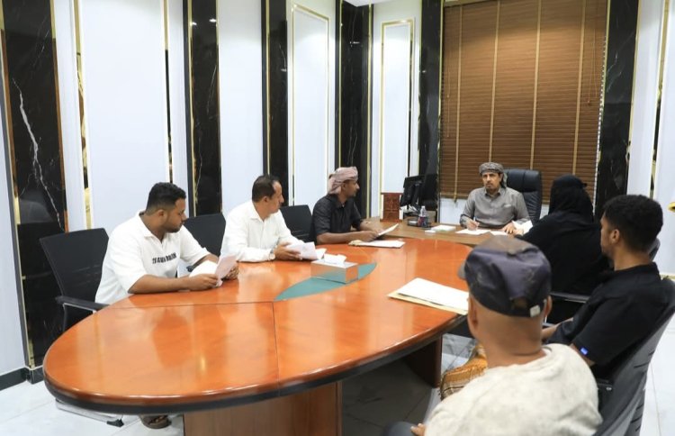 محافظ حضرموت يطلع على احتياجات المواطنين ويوجه بتسهيل متطلباتهم