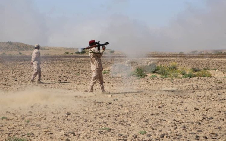 لواء حضرموت ينفذ مشروع رماية بسلاح الآر بي جي ٧ في ختام دورة تخصصية للسلاح بمعسكر قيادته في "لبنة بارشيد"