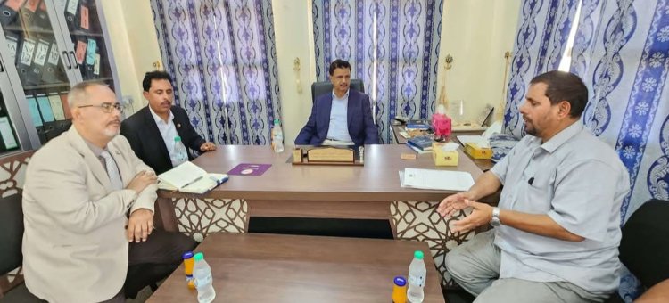 فريق التوجيه والرقابة الرئاسي يزور هيئة المصائد السمكية في محافظة سقطرى