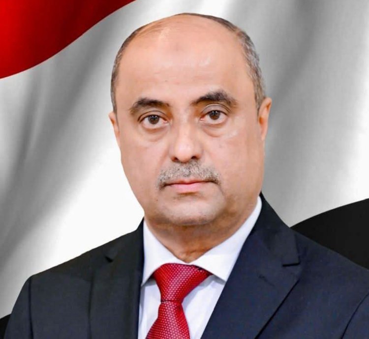 رئيس الوزراء يوجه بسرعة ملاحقة وضبط المتورطين في اغتيال مديرة صندوق النظافة والتحسين بمحافظة تعز