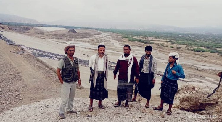 رئيس تنفيذية انتقالي أبين يتفقد سير العمل في مشروع سد حسان