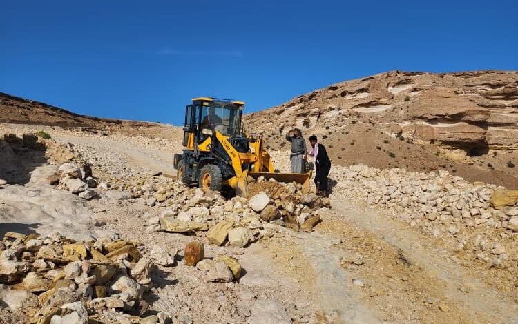 صندوق صيانة الطرق بشبوة يفتح طريق عقبة خفعه بعد تعرضها للسيول