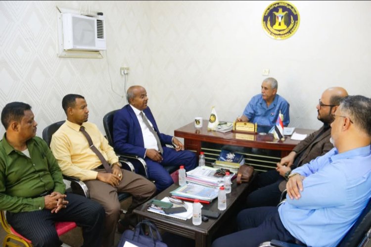 فريق التوجيه والرقابة الرئاسي يناقش الأنشطة التعليمية والشبابية والرياضية بالمكلا