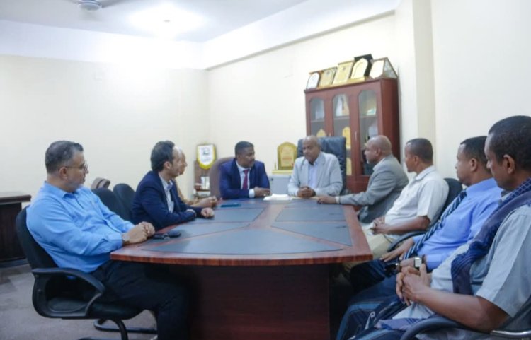 الخليفي يلتقي باضاوي ومسجدي ويشيد بتنظيم بطولة كرة السلة في حضرموت