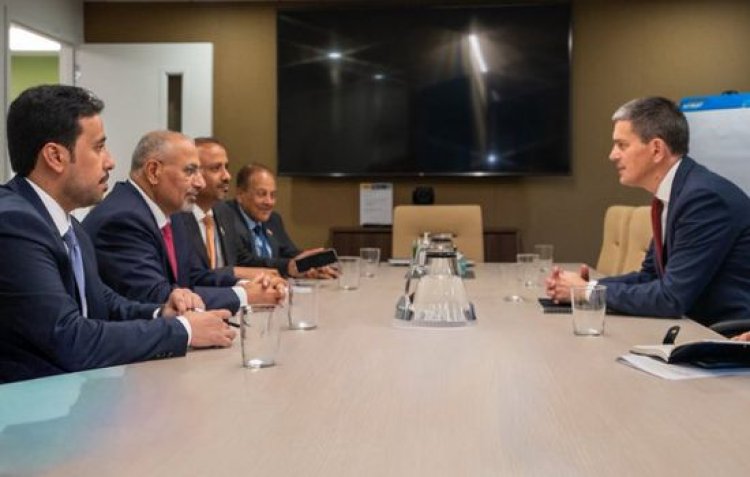 الرئيس الزُبيدي يلتقي رئيس منظمة لجنة الإنقاذ الدولي