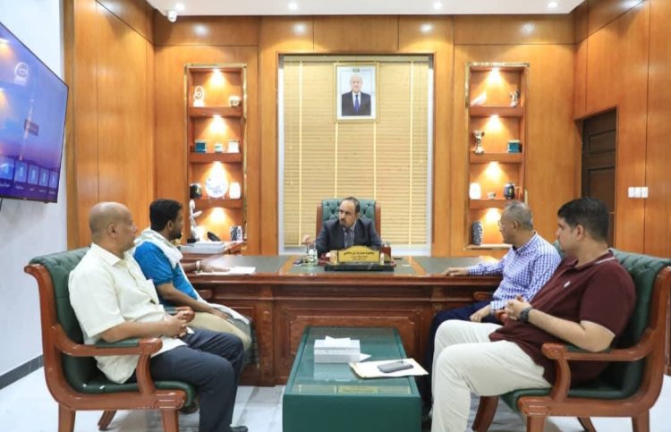 محافظ حضرموت يناقش احتياجات مديرية حجر وإصلاح أضرار السيول