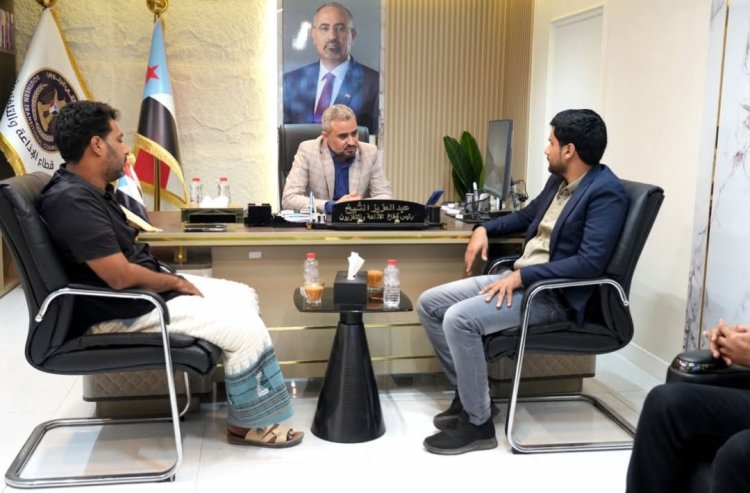 رئيس هيئة الإعلام والثقافة يبحث مع نائب رئيس مركز اللغة المهرية آفاق التعاون لإبراز التراث المهري