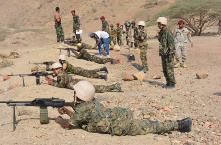 الكتيبة الخاصة بالمنطقة العسكرية الثانية تختتم المرحلة الأولى من مشروع الرماية بالذخيرة الحية للأسلحة الخفيفة والمتوسطة في المكلا