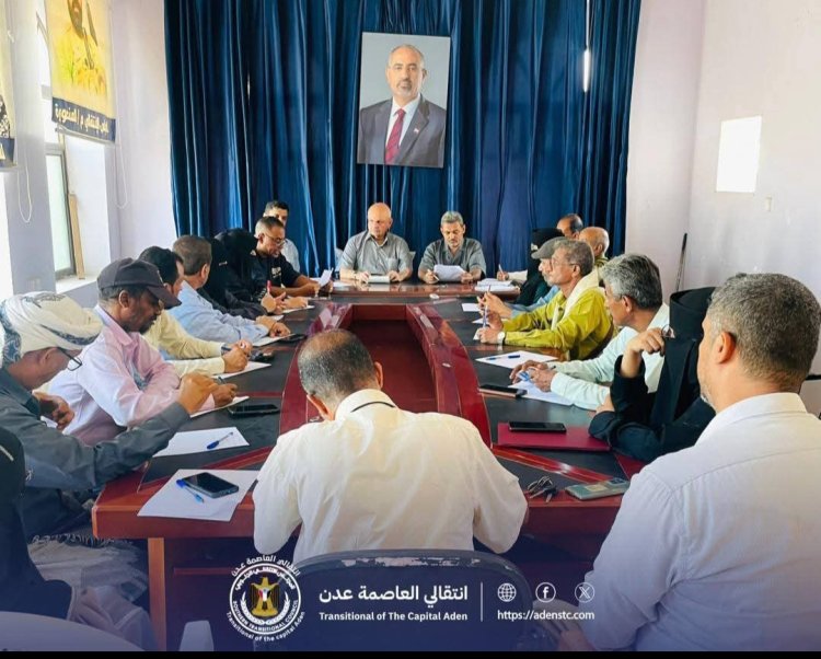 بحضور فريق الرقابة والتوجية الرئاسي..  تنفيذية انتقالي المنصورة تعقد اجتماعها الدوري لشهر سبتمبر