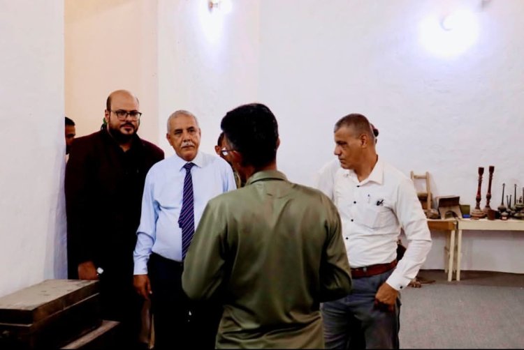 فريق التوجيه والرقابة الرئاسي يزور المدرسة الوسطى بغيل باوزير