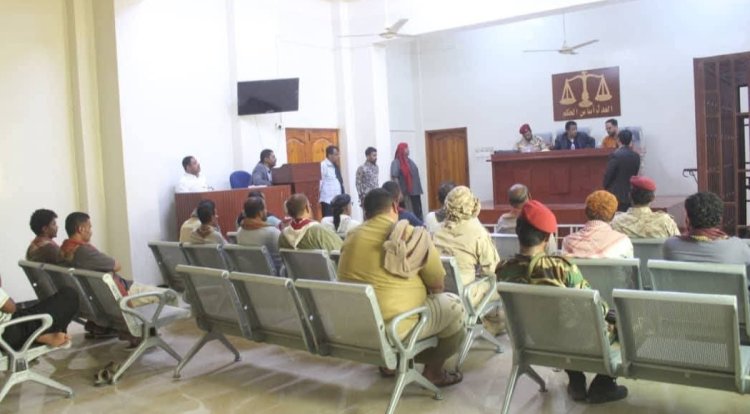 المحكمة العسكرية بالمكلا تقضي بإعدام جندي أدين بقتل صف ضابط في نقطة أمنية