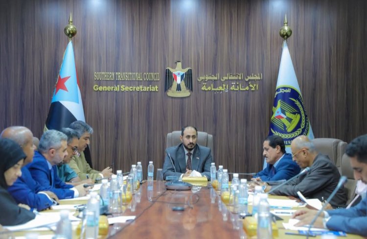 الأمانة العامة تناقش تقرير المشهد السياسي على الساحة الوطنية الجنوبية