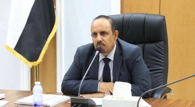 محافظ حضرموت يصدر تعميمًا لقراري المدير التنفيذي لشركة النفط اليمنية بتكليف نائبين لمدير عام فرع الشركة بساحل حضرموت