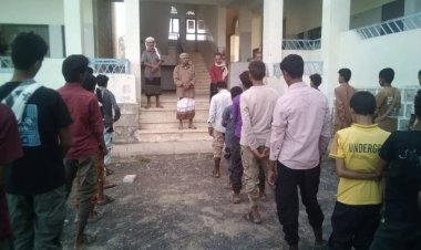 انتقالي الوضيع يتفقد سير العملية التعليمية بثانوية الفاروق بالمديرية