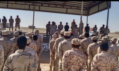 رئيس عمليات اللواء الثاني دفاع ساحلي يلقي محاضرة توجيهية لتعزيز الانضباط ورفع الروح المعنوية باللواء