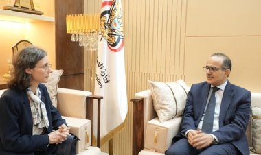 وزير الصحة يبحث مع السفيرة الفرنسية تعزيز التعاون الصحي