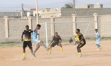 فريق شركة النفط ثالث المتأهلين للدور الثاني في دوري 14 أكتوبر للفرق الشعبية بالمهرة