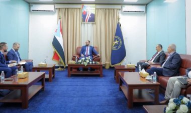 الأمين العام للأمانة العامة يبحث سبل تعزيز جهود تحقيق السلام مع وفد المعهد الأوروبي