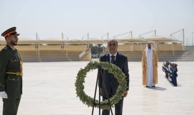 رئيس الوزراء يزور واحة شهداء دولة الإمارات العربية المتحدة