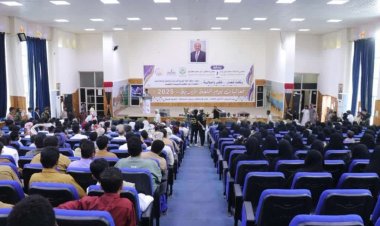 فريق التوجيه والرقابة الرئاسي يعقد لقاءً مشتركًا مع قيادتي الانتقالي والسلطة المحلية في حالمين