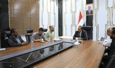 محافظ حضرموت يبحث مع وفد المعهد الأوروبي للسلام جهود دعم الحوارات السياسية وتعزيز السلام