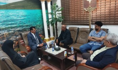 هيئة التعليم والشباب تبحث سبل تطوير الأداء الأكاديمي والبحثي مع عمادة كلية طب الأسنان بجامعة عدن