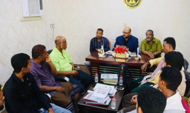 نائب رئيس انتقالي حضرموت يبحث مع رئيس نادي حضرموت للصم سبل دعم الأنشطة الرياضية لهذه الشريحة