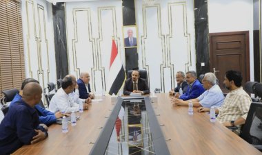 محافظ حضرموت يبحث مع المدير العام للمؤسسة العامة للكهرباء بالجمهورية سُبل تحسين الخدمة ومعالجة اختناقات التوليد في الساحل والوادي