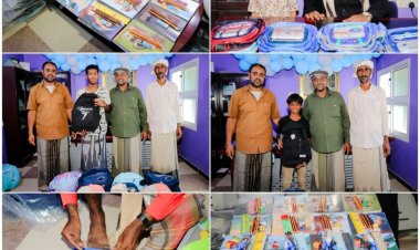 بتمويل ودعم من جمعية التراحم وعدد من فاعلي الخير.. مشروع النظافة والتحسين بغيل باوزير يوزع حقائب مدرسية لأبناء منتسبي المشروع