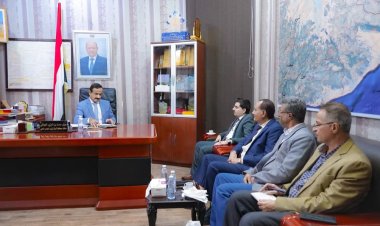 المحافظ بن الوزير يبحث مع نائب وزير المياه والبيئة سبل دعم وتطوير القطاع في شبوة