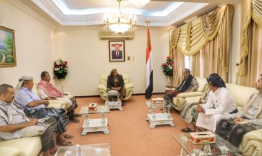 محافظ حضرموت يصل سيئون ويناقش الأوضاع الخدمية والأمنية مع قيادات السلطة المحلية والعسكرية