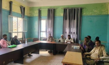 مدير عام مديرية المسيمير يعقد اجتماعًا مع رؤساء الجمعيات الزراعية والأمناء لمناقشة الصعوبات والاحتياجات