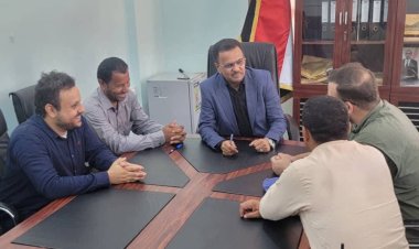 الأمين العام لمحلي حضرموت يبحث مع مدير برنامج الغذاء العالمي دعم تدخلات البرنامج لتطوير مركز الإنذار المبكر بالمحافظة