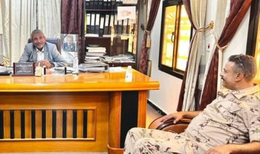 رئيس عمليات اللواء الثاني دفاع شبوة يتفقد مكتب تأمينات المحافظة