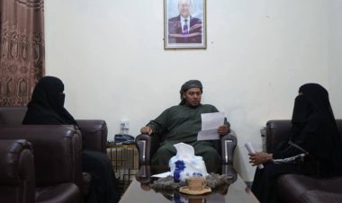 محافظ سقطرى يلتقي مديرة مركز الأسر المنتجة ويؤكد دعم جهود تمكين المرأة