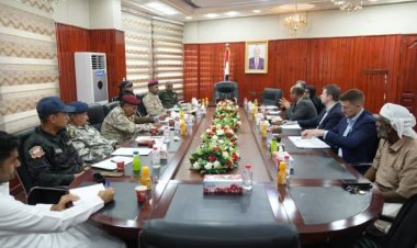 وفد من مكتب المبعوث الأممي يبحث مع القيادات الأمنية والعسكرية في المهرة التحديات والصعوبات التي تواجههم