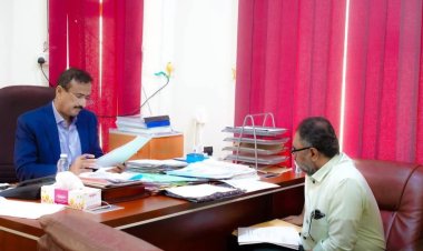 محافظ شبوة يُشيد بالأداء المالي ويؤكد نجاح الإيرادات حتى سبتمبر 2025 .