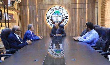 المحافظ بن ماضي يناقش مع رئاسة جامعة حضرموت سير العام الأكاديمي الحالي ويشيد بجهودها في تعزيز الجودة والبحث العلمي