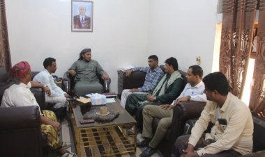 محافظ سقطرى يترأس اجتماعاً مع البنوك  وشركات الصرافة لتعزيز التنسيق المالي وتوفير السيولة