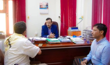 محافظ شبوة يؤكد على أهمية تحديث خطوط نقل الضغط العالي لتعزيز استقرار الكهرباء في المحافظة