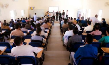 برعاية المحافظ بن الوزير.. المجلس الطبي بشبوة ينفّذ امتحانات التقييم والكفاءة لـ 173 ممتحناً من 18 تخصصاً صحياً