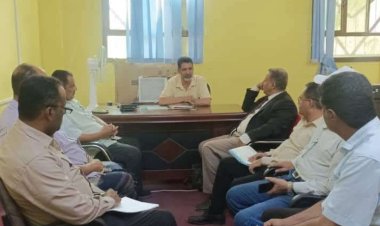 فريق التوجيه والرقابة الرئاسي يطلع على سير عمل مكتب الواجبات بمحافظة لحج