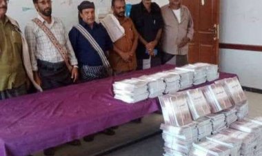 انتقالي ميفعة يرفد مكتب التربية والتعليم بالمديرية بكمية من الكتب المدرسية