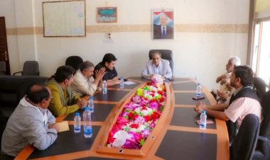 الأمين العام لمحافظة شبوة يترأس اجتماعًا لهيئة الأراضي والسلطة المحلية بمديرية ميفعة لتعزيز العمل وتفعيل التخطيط الحضري